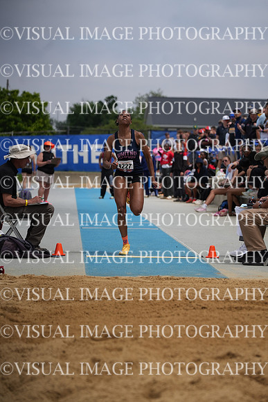 ILTKG26_LJUMP_F30015