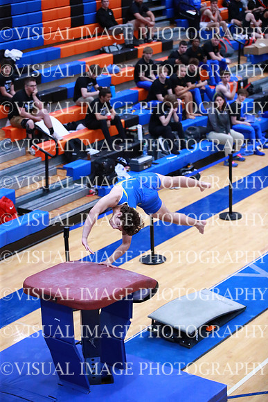 ILGYM23_VAULT_F0027